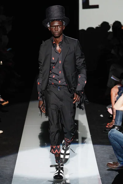 Look 11